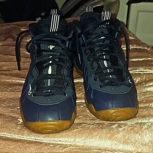 Navy blue foamposite size 5y